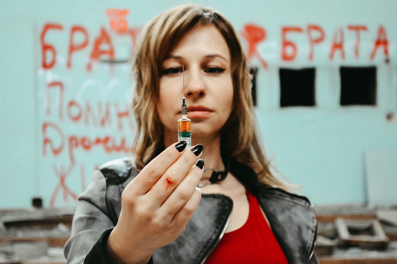 syringe, addiction, injection, needle, drug addict, dose, pain, informal, punk, dangerous, health, clinic, rehabilitation, clinic for drug addicts, drug addicts, treatment-5181997.jpg